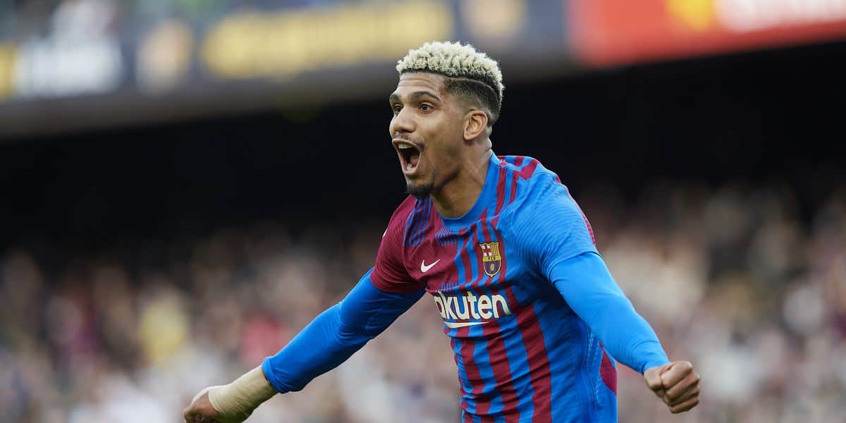 Zabaleta praises Barcelona Centreback Ronald Araujo