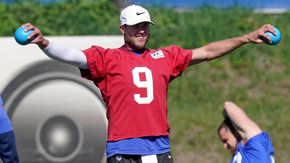 American Football quarterback Matthew Stafford is the best paid Super Bowl of 2022, but the lowest wage in 9 years among the top Super Bowl