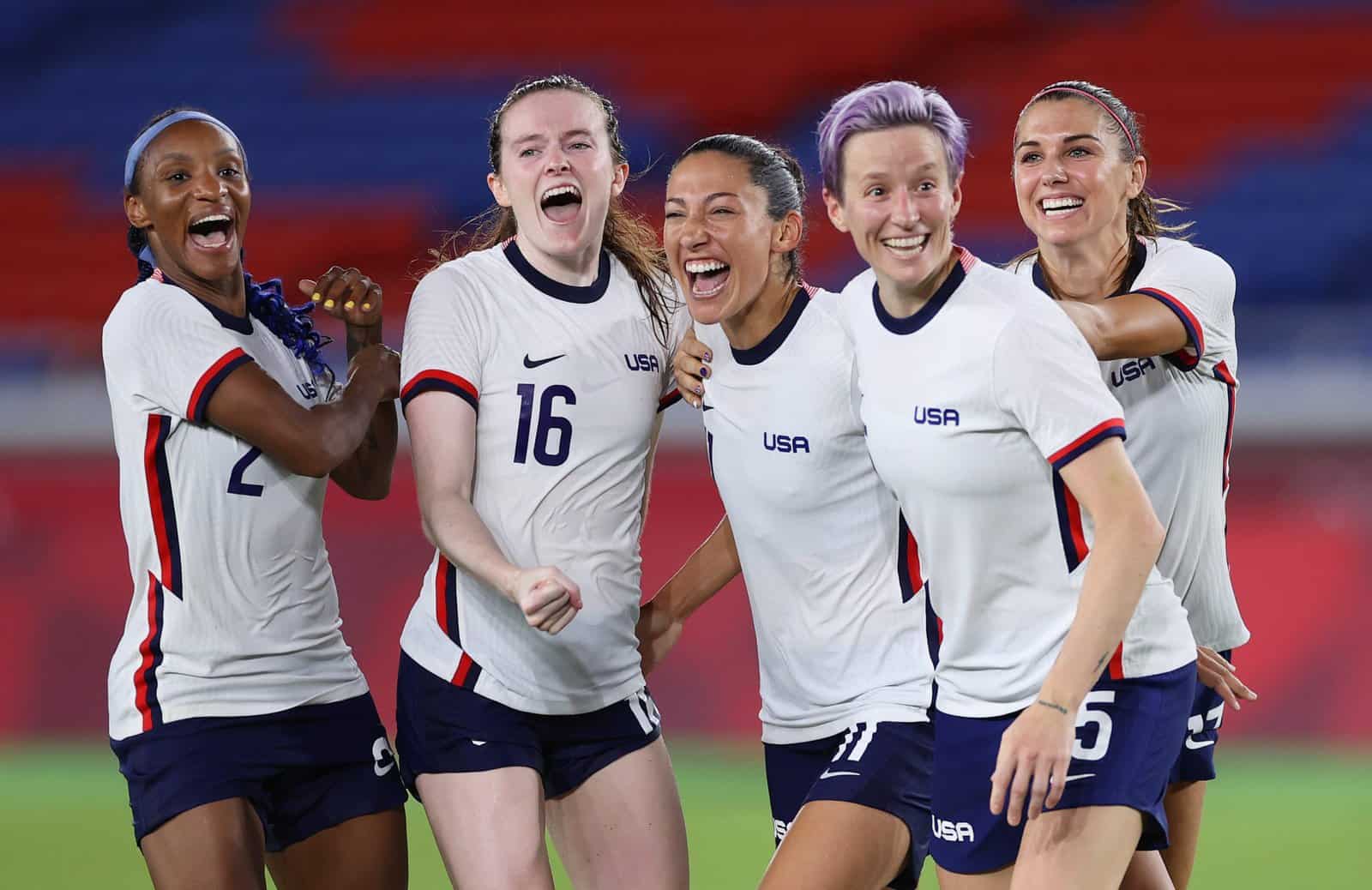 US Women's National Soccer Team Officially signs Equal Pay Deal
