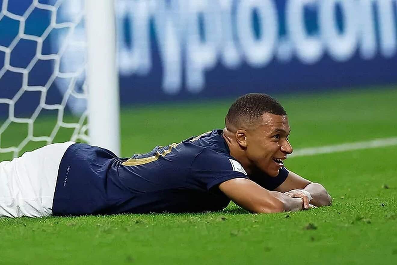 La Gazzetta dello Sport state that Real Madrid will push for Mbappe once more for 1 bn euros